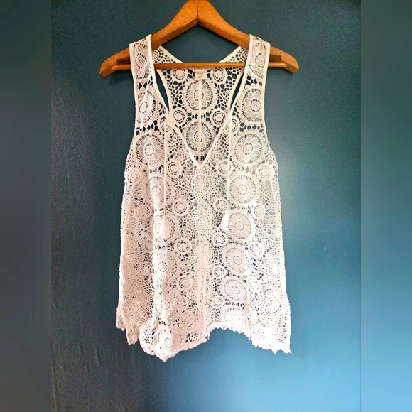 NWOT Abercrombie and Fitch crochet cover up/top size xs-s - Picture 3 of 9